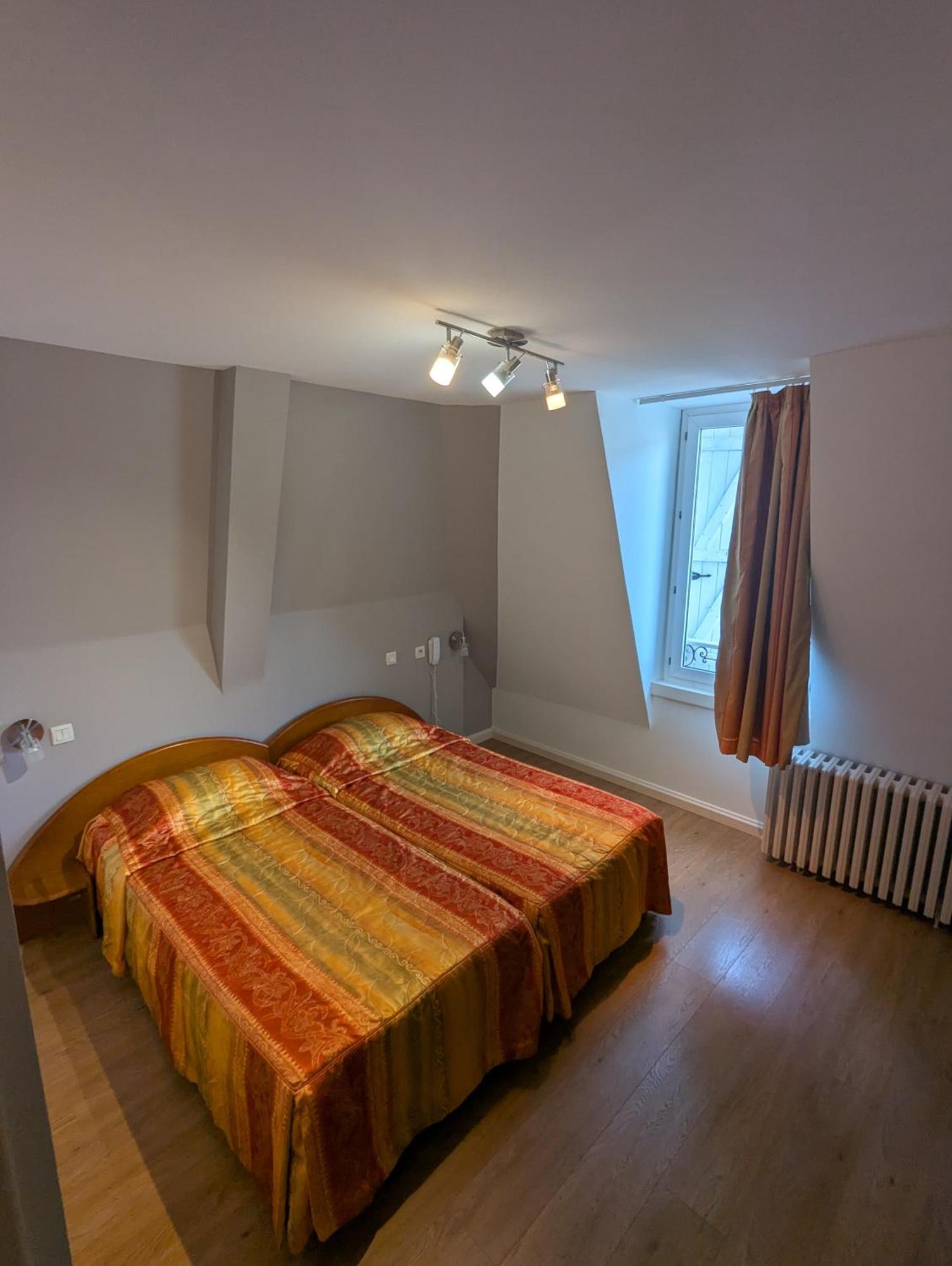 Logis Regina Hotel 3*