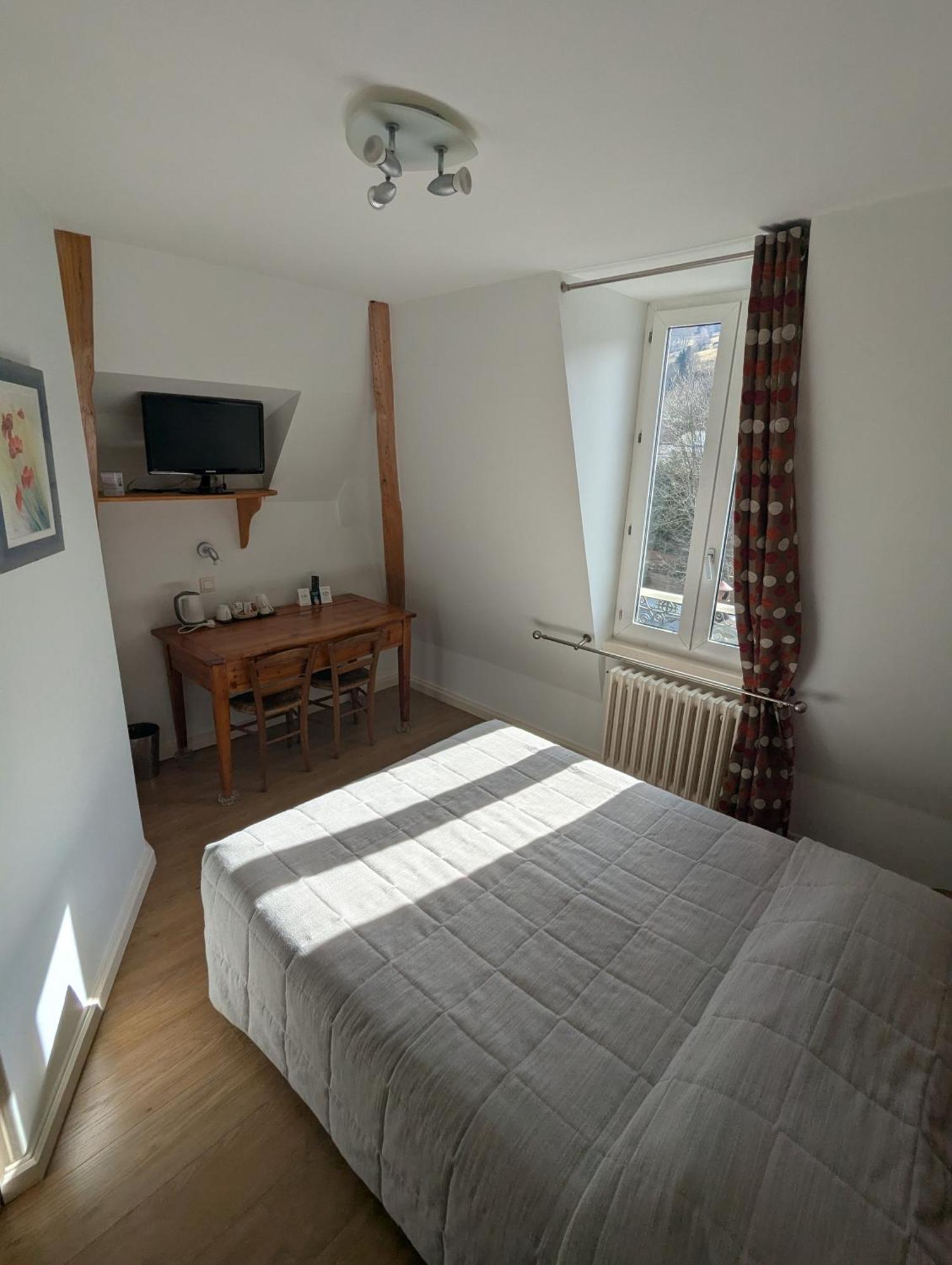 Hotel Logis Regina 3*